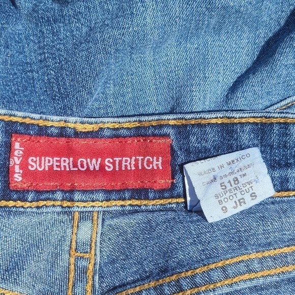 Levis 518 Superlow Stretch Shorts - Picture 12 of 16